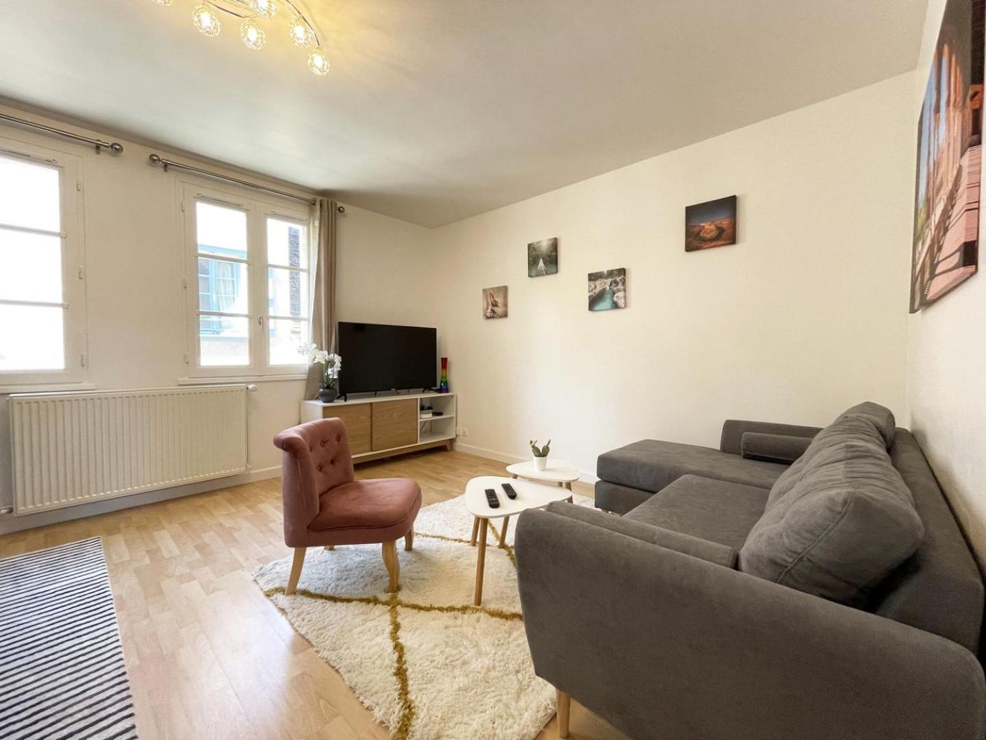 Au Bord De L'Eure - Free Parking Apartment Chartres Exterior photo